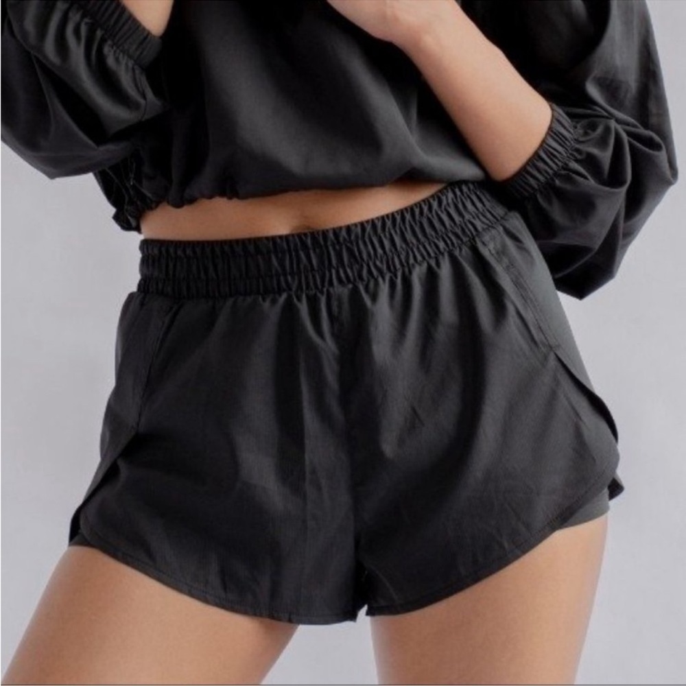 Girlfriend Collective Recyclable Workout Shorts Black Size XS